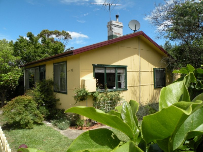 69 Railway Parade, Hazelbrook, NSW 2779 Property Details