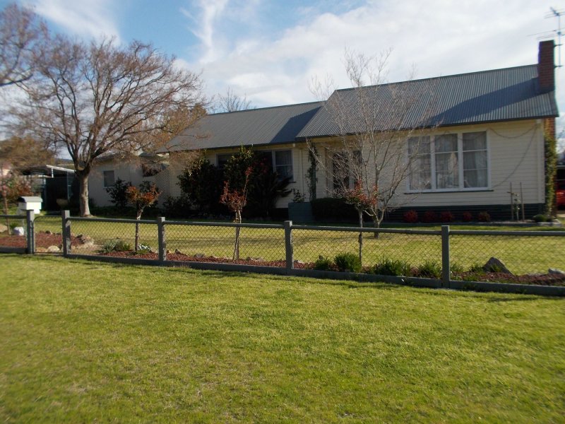 14 Jardine Street, Corryong, VIC 3707