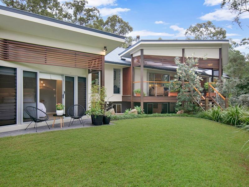 212 Chapel Hill Road, Chapel Hill, QLD 4069