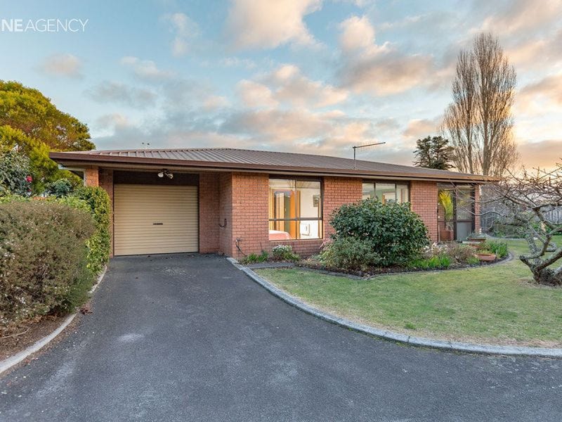2/74 Dodgin Street, Wynyard, TAS 7325