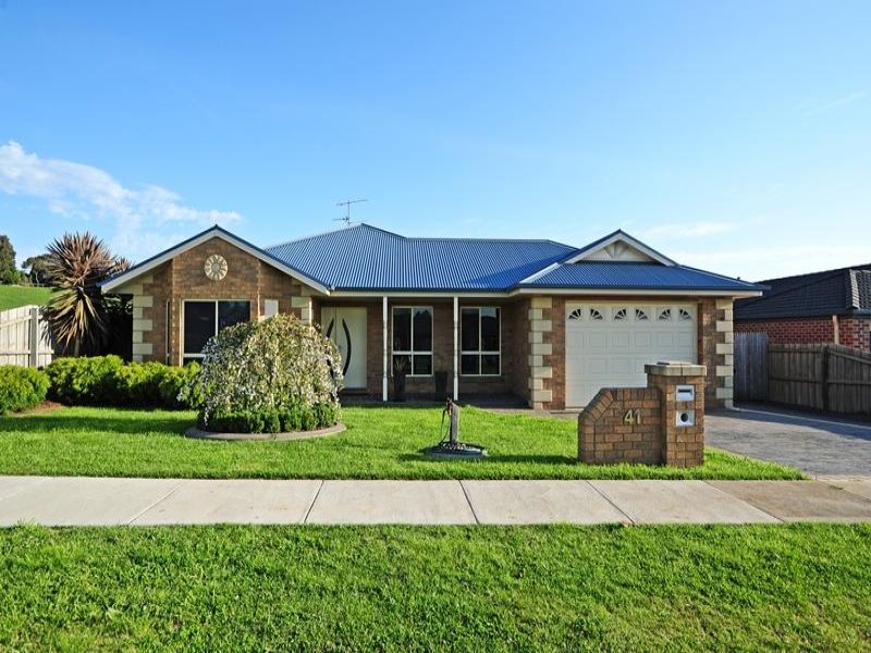 41 Cook Street, Drouin, Vic 3818 Property Details