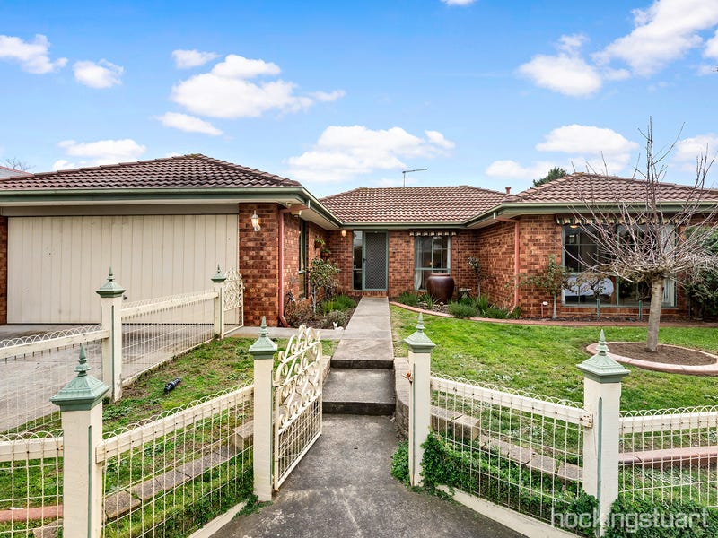 3 James McFarlane Wynd, Skye, Vic 3977 Property Details