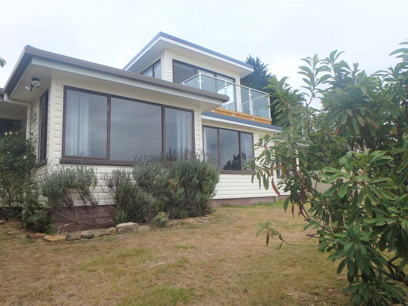10 Eton Street, Beauty Point, TAS 7270