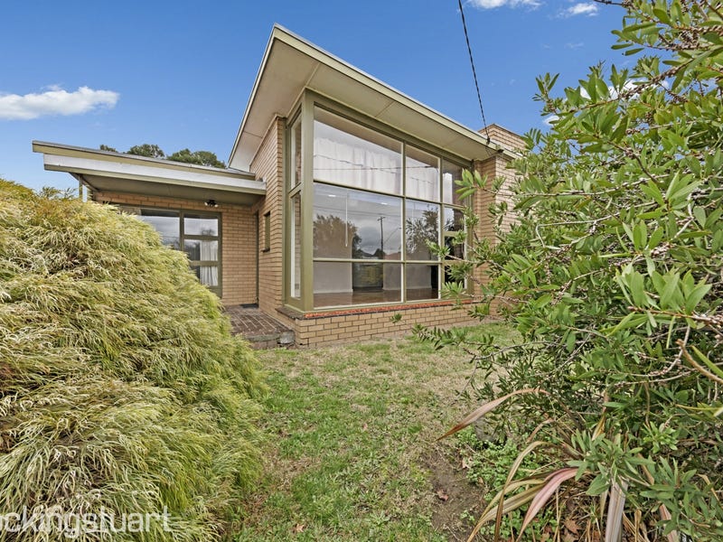 221 Dowling Street, Wendouree, Vic 3355 Property Details