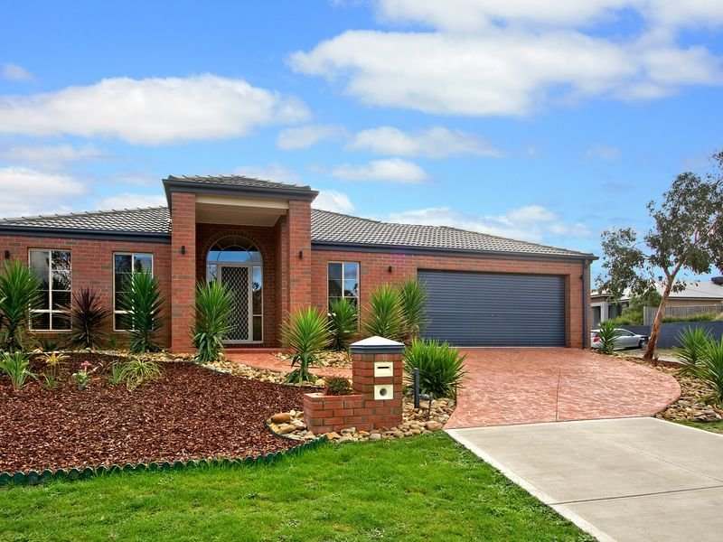 35 Apple Berry Avenue, Langwarrin, VIC 3910