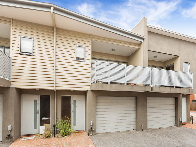 16/6 Rosamond Road, Footscray, Vic 3011 Property Details