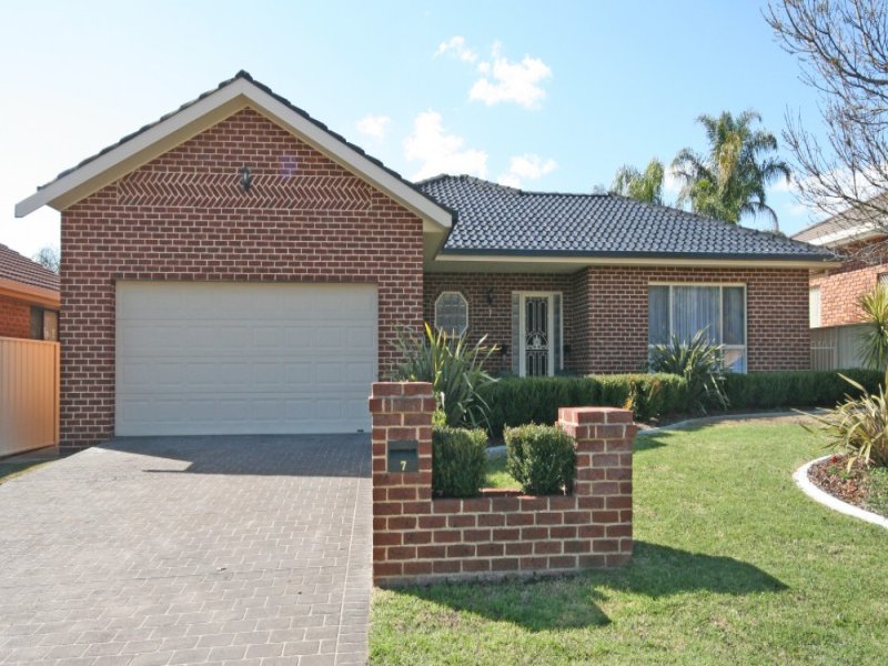 7 Noonga Crescent, Tamworth, NSW 2340 Property Details