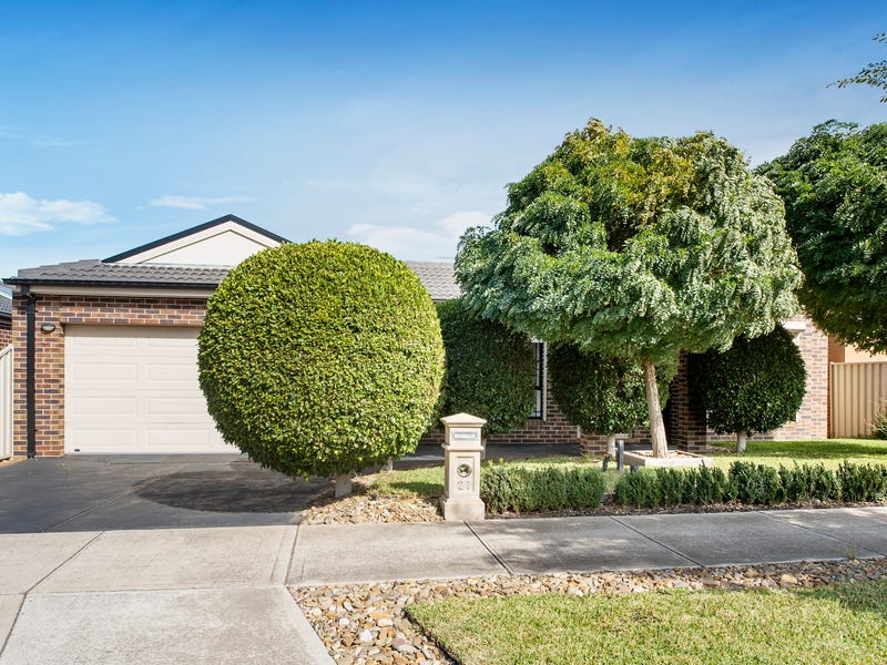 27 Omarama Way, Taylors Hill, VIC 3037