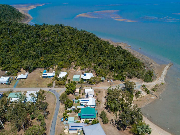 34 Davison Road, Wilson Beach, Qld 4800