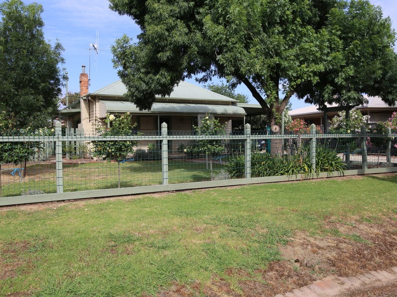 11 Charles Street, Benalla, Vic 3672 Property Details