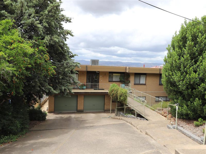 132 Dalhunty Street, Tumut, NSW 2720 Property Details