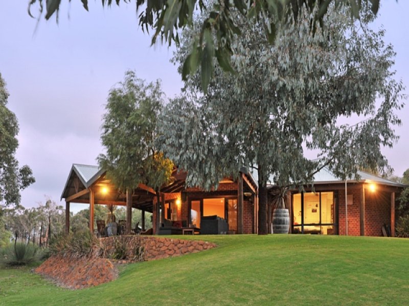 76 Quedjinup Drive, Quedjinup, WA 6281 Property Details