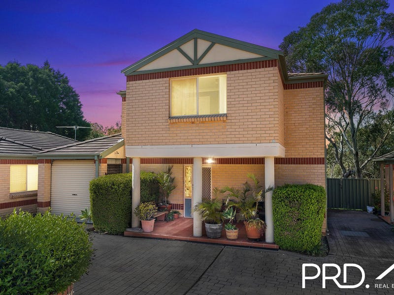 10/879 Henry Lawson Drive, Picnic Point, NSW 2213