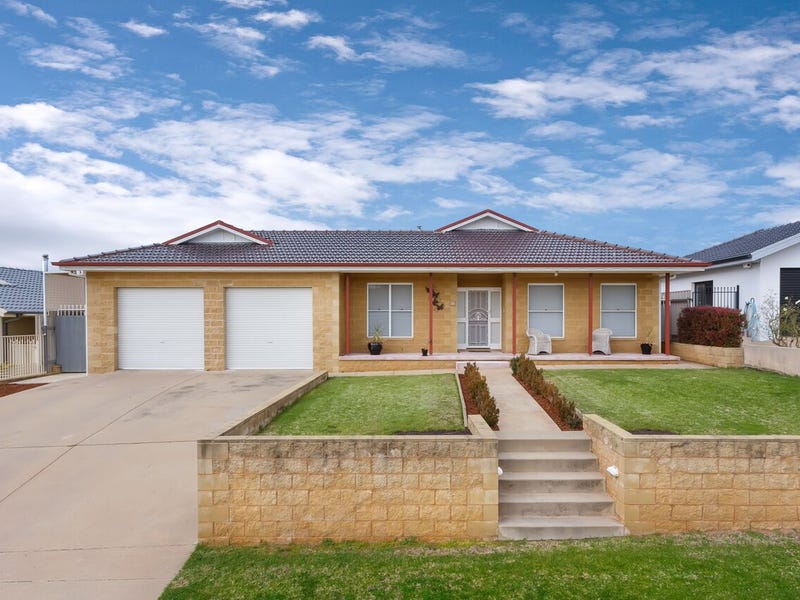 11 Hudson Drive, Lloyd, NSW 2650 Property Details