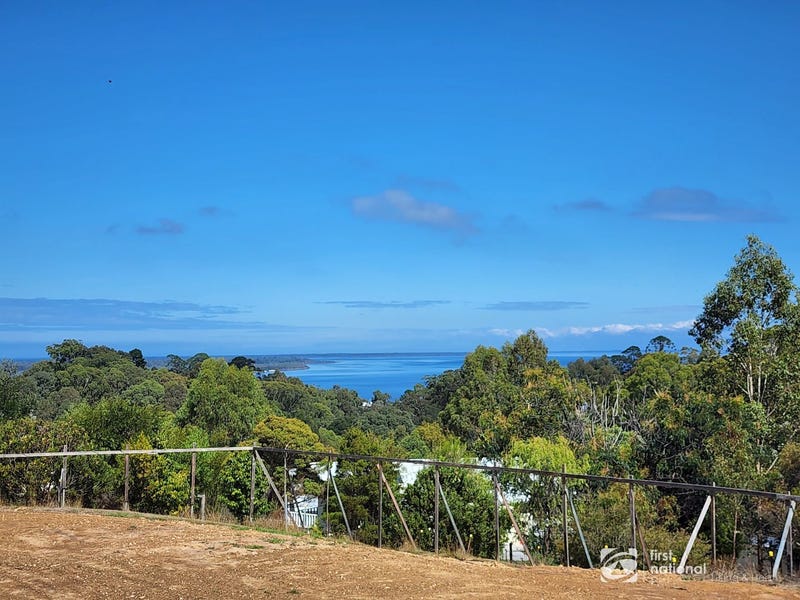 14 Kingscote Drive, Metung, VIC 3904