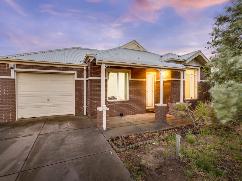 18 Strutt Place, Caroline Springs, Vic 3023 House for Sale