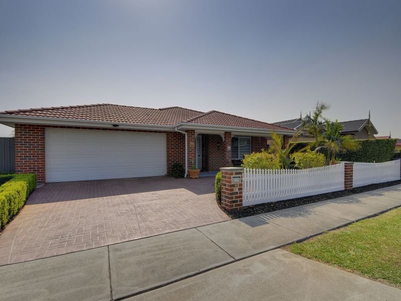 40 Vincent Boulevard, Trafalgar, VIC 3824