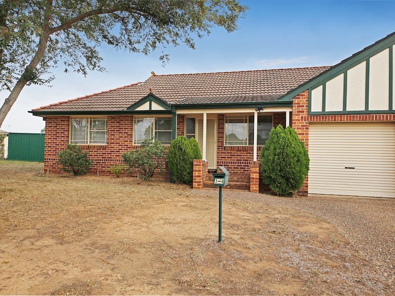 1/4 Packenham Place, Mount Annan, NSW 2567