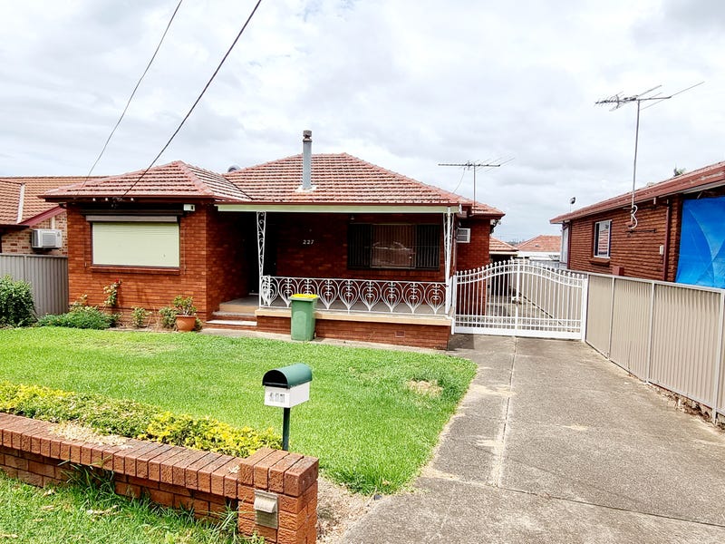 227 Hamilton Road, Fairfield West, NSW 2165