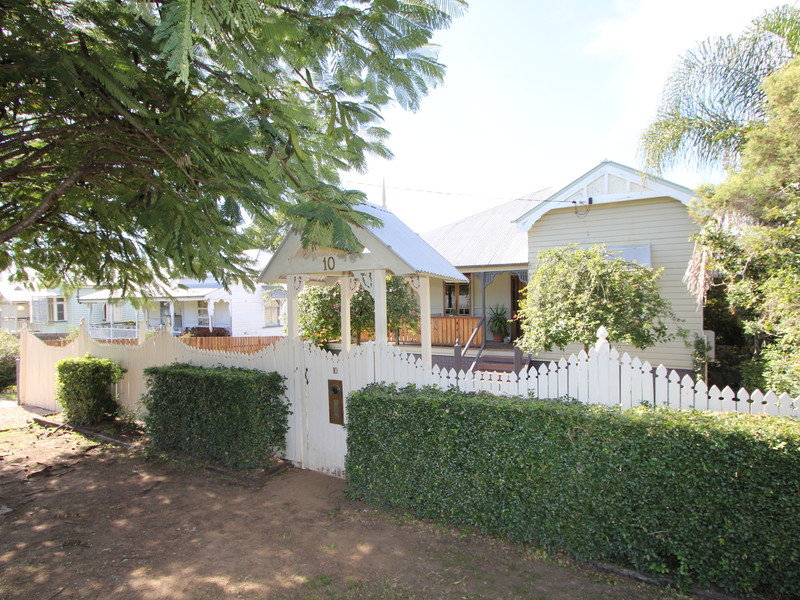 10 Gibbon Street, East Ipswich, QLD 4305