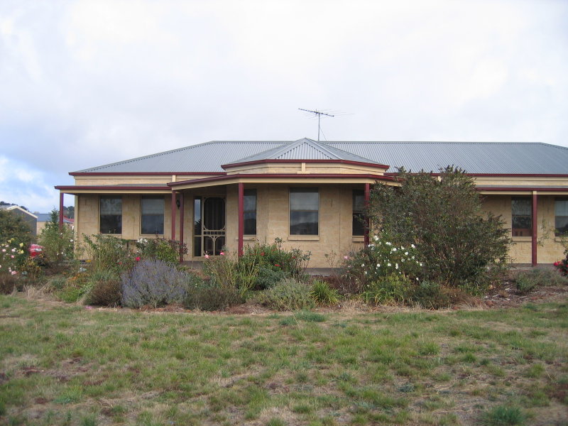 34 Stuartfield Avenue, Romsey, VIC 3434