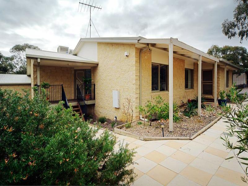 17 Mckenzie Court, Merrimu, VIC 3340