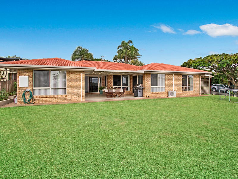 1 Chestnut Drive Banora Point Nsw 2486