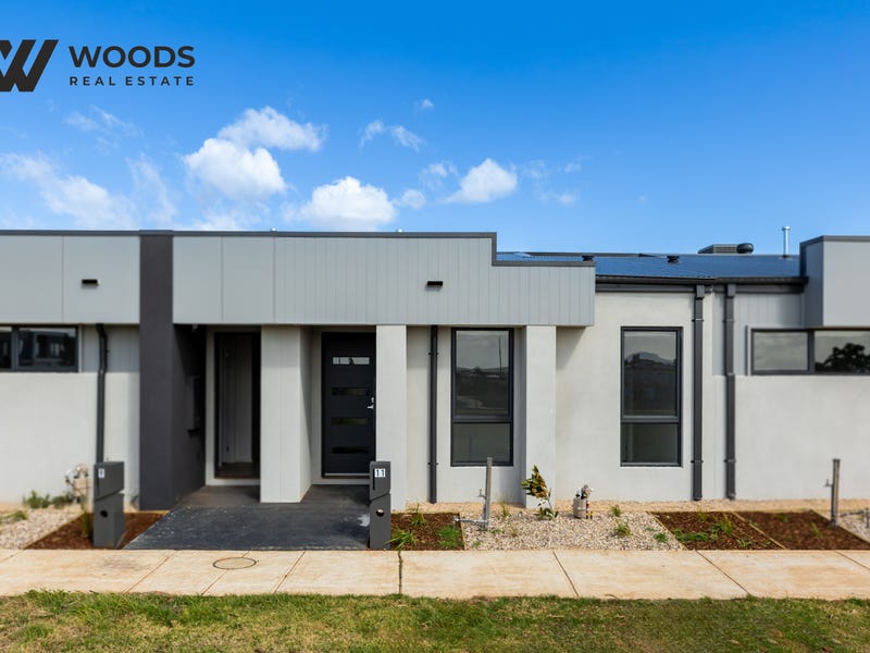 11 Bayview Walk, Thornhill Park, Vic 3335 House for Sale realestate