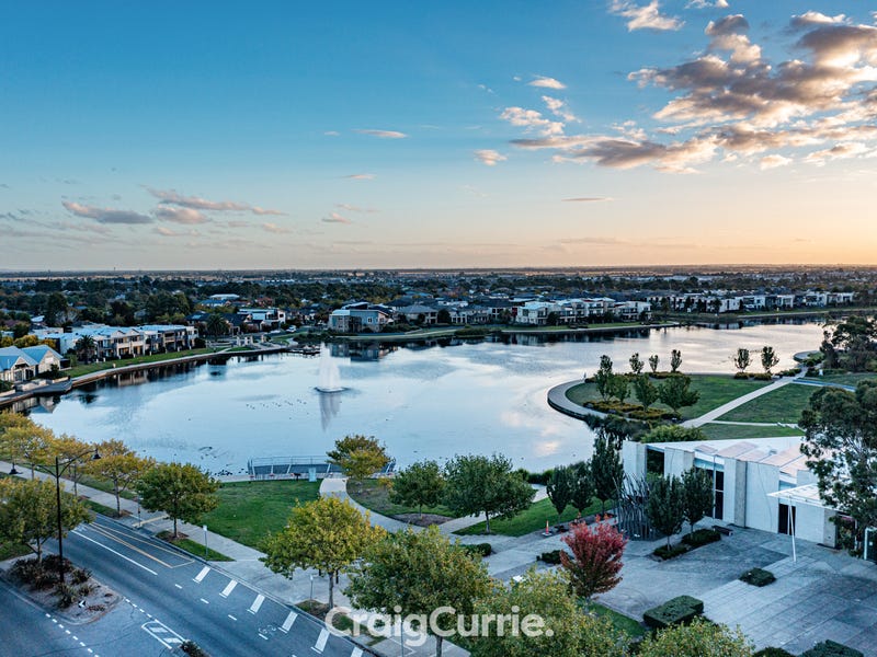 47 Lakeside Boulevard, Pakenham, VIC 3810