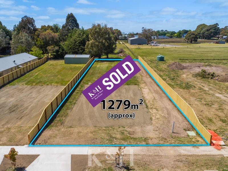 7 Lomandra Drive, Gisborne, Vic 3437 Property Details