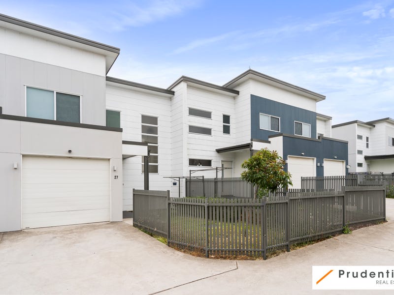 27/73 Sovereign Circuit, Glenfield, NSW 2167 Property Details