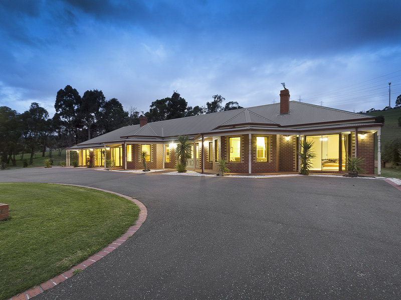 200208 Pakenham Road, Pakenham, Vic 3810 Property Details