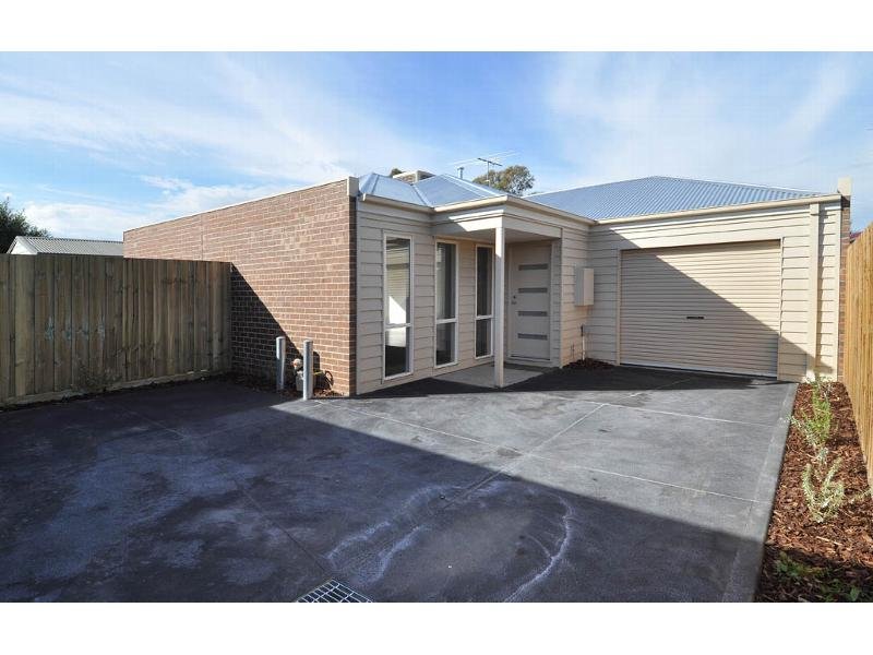 2/4 Barrie Court, Braybrook, VIC 3019