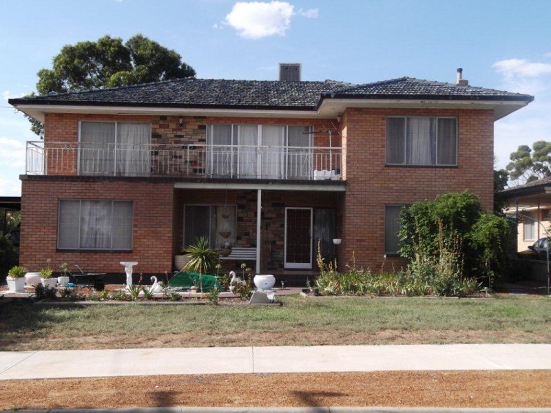 30 Golf Road, Merredin, WA 6415 Property Details