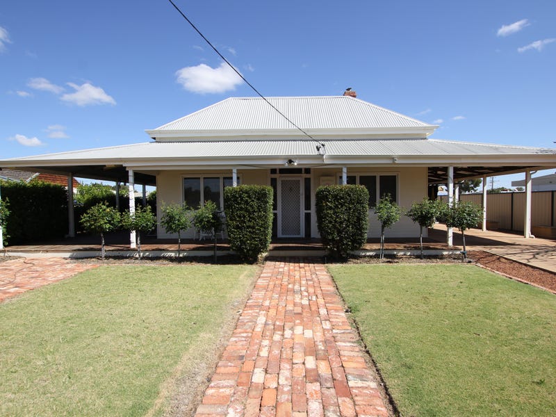 39 Duff Street, Merredin, WA 6415