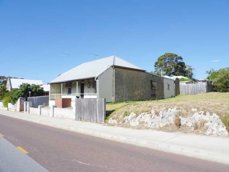 172 Hampton Road, Beaconsfield, WA 6162 Property Details