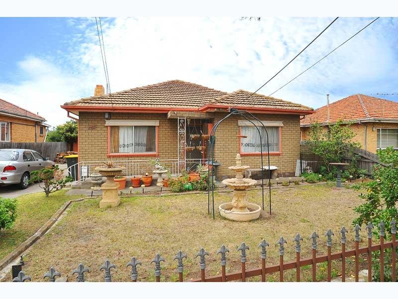 67 Corrigan Avenue Brooklyn VIC 3012 realestate .au