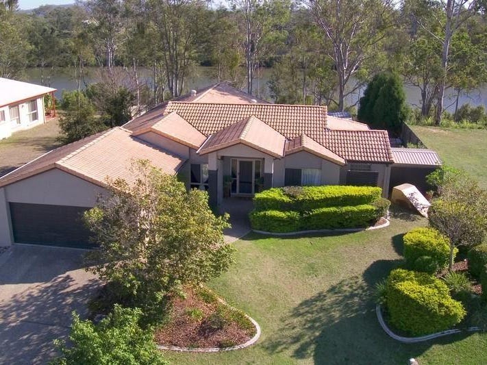 17 Curlew Place, Riverhills, Qld 4074