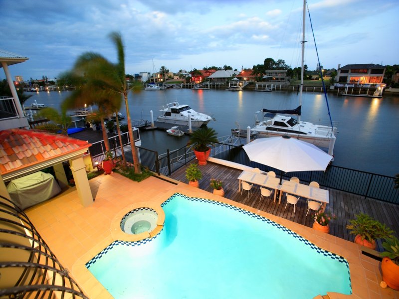 32 Mooloolah Island, Minyama, Qld 4575 Property Details