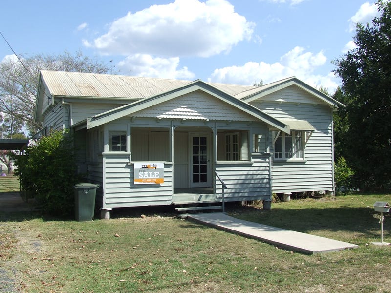 11 Jardine Street, Monto, QLD 4630