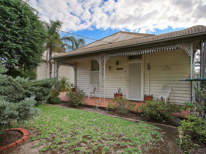 32 Barkly Street, Benalla, Vic 3672 Property Details