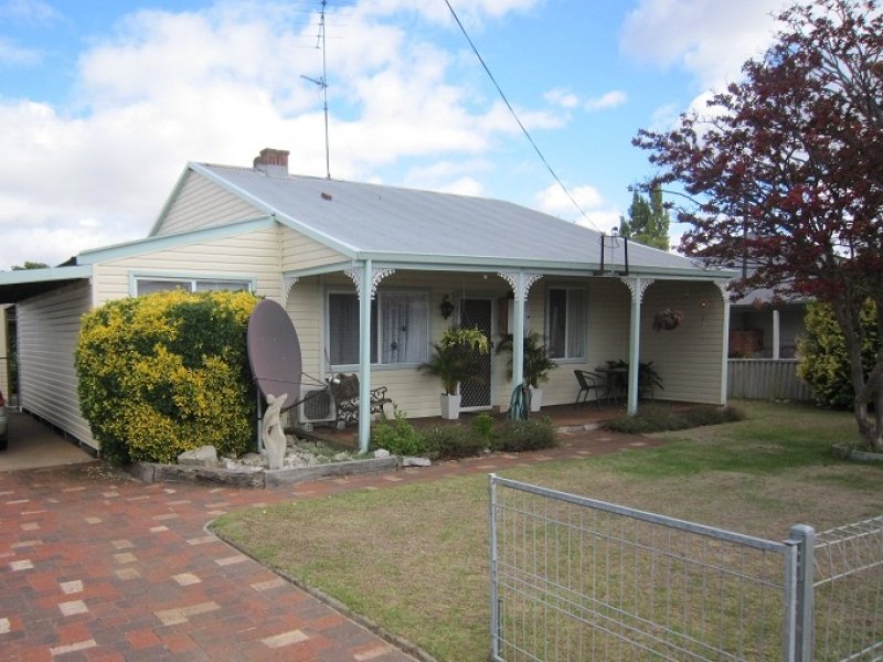 17 Arnott Street, Manjimup, WA 6258