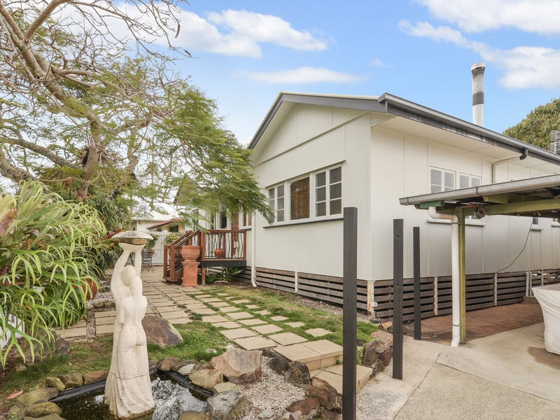 8 Bowman Road, Caloundra, Qld 4551 Property Details