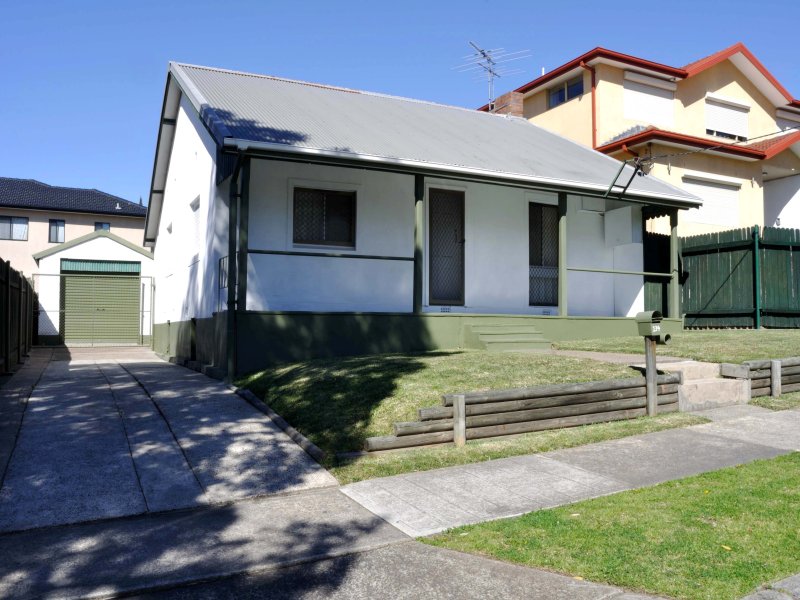 134 Moorefields Road, Kingsgrove, NSW 2208 Property Details