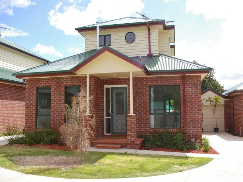 UNIT 3/8A HOWEY STREET, Gisborne, Vic 3437 Property Details