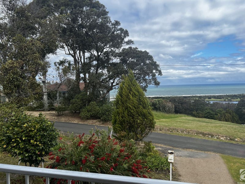 15 Ocean View Parade, Lakes Entrance, VIC 3909