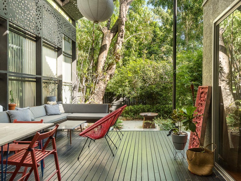 11 Abercrombie Street, Teneriffe, Qld 4005 Property Details