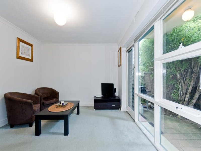 4/50 Eastern Beach Road, Geelong, Vic 3220 Property Details