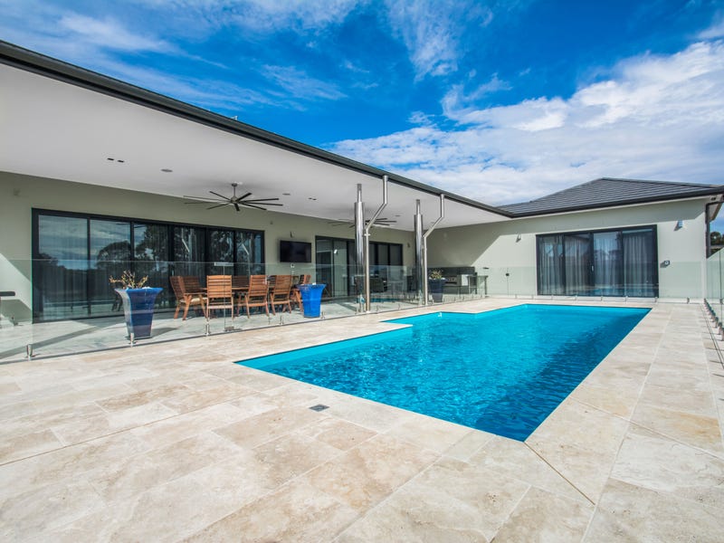 32 Twin Creeks Drive, Luddenham, NSW 2745