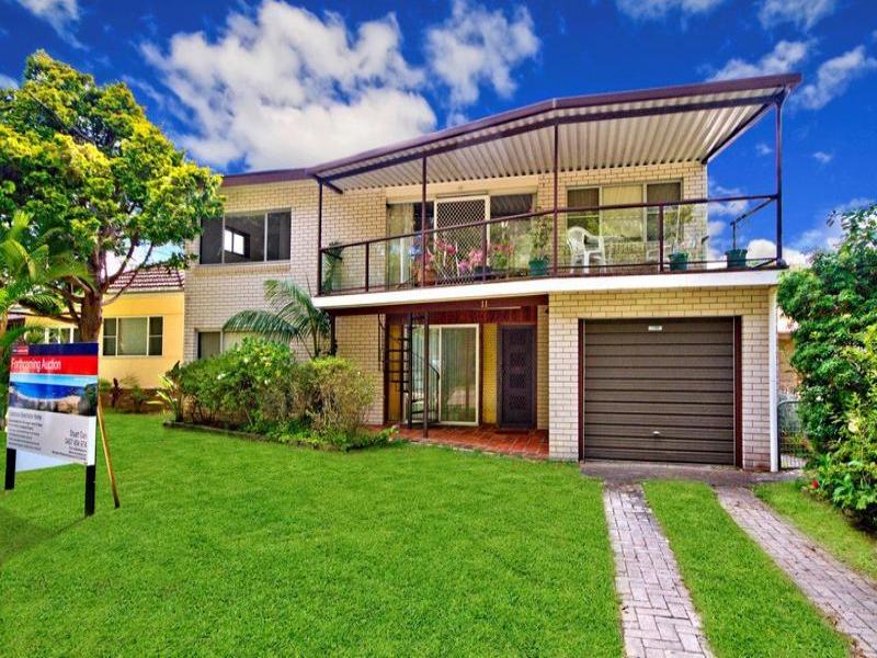 11 Reserve Drive, Bateau Bay, NSW 2261